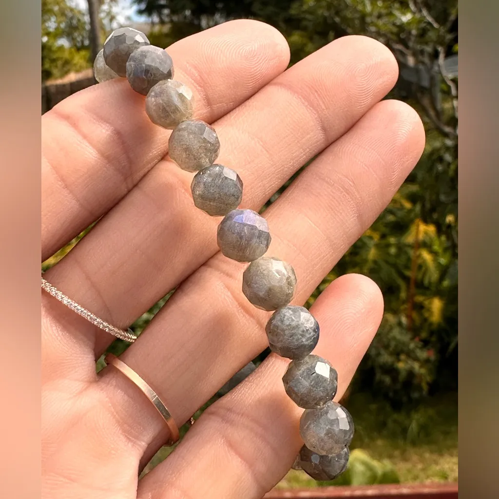 B4 Handcrafted 8mm Faceted Labradorite Bracelet - Image 3