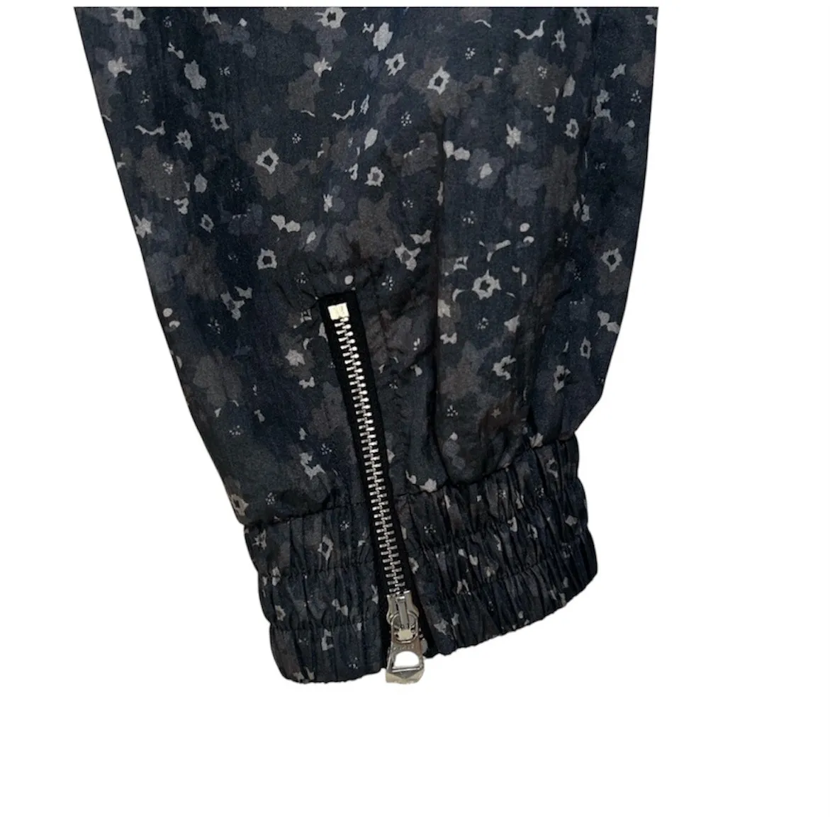 Varley Beckett Jogger Nylon Pants in Mini Camo Floral Boho Size X-Small NWOT - Image 9