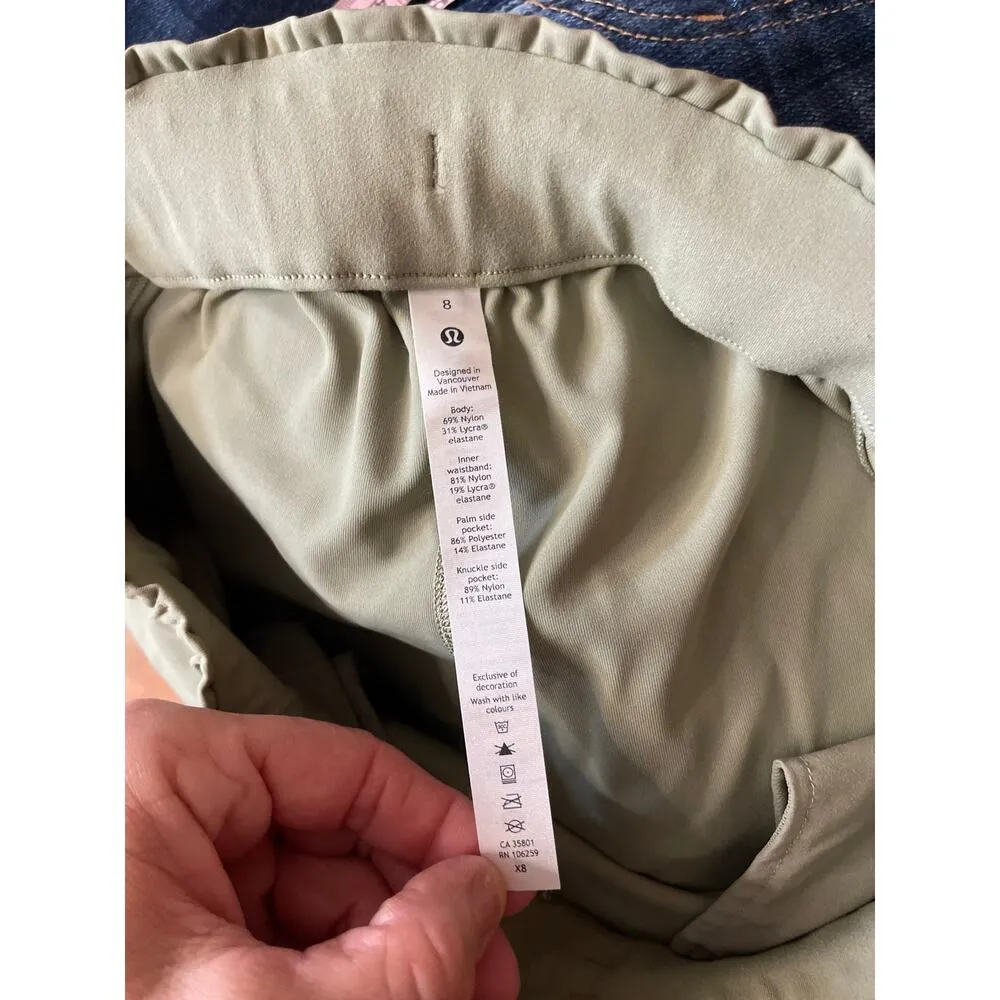 Lululemon elastic waist pull on pant in sage green size 8 - Image 4