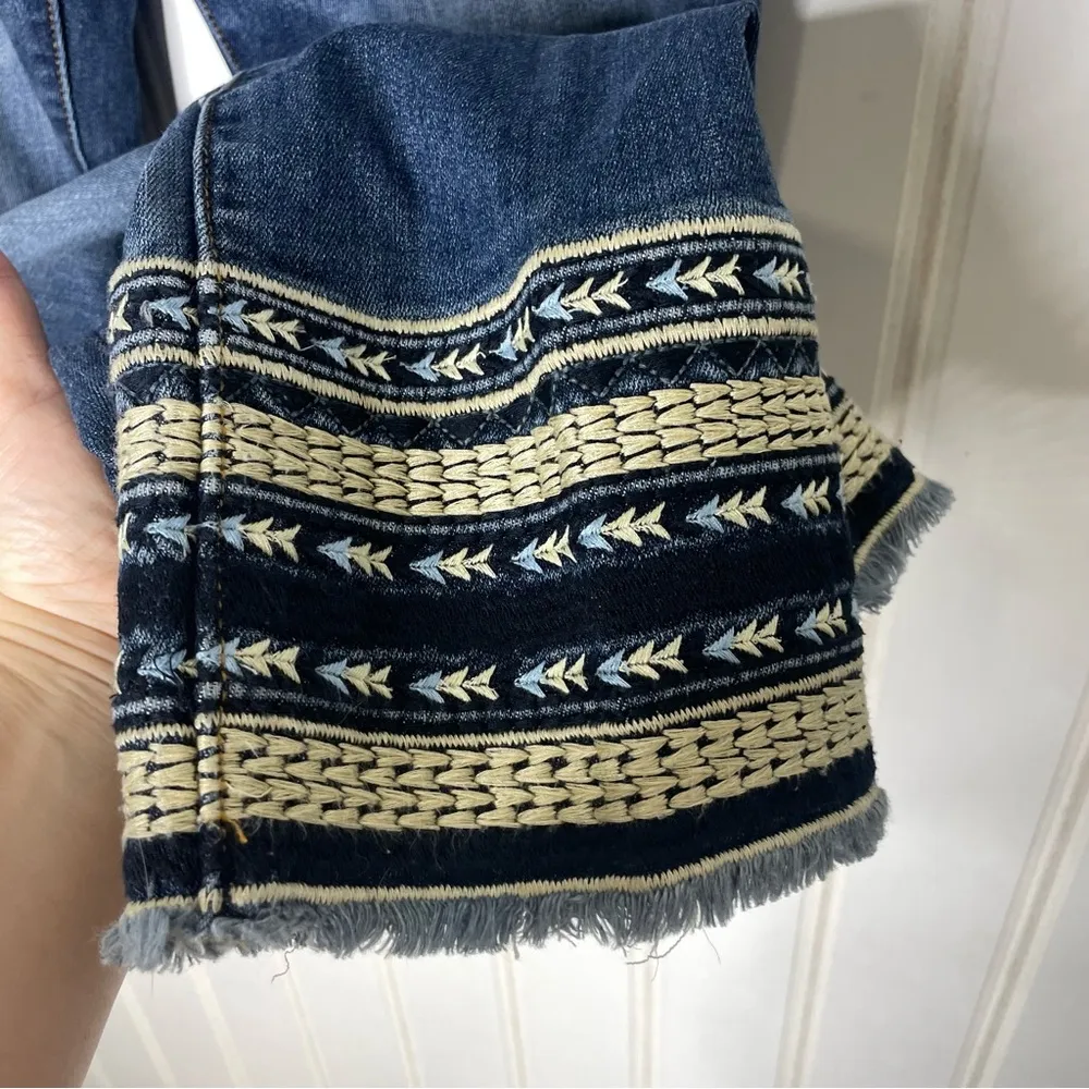 DRIFTWOOD Colette Cropped Jeans with Embroidered Hem Sz 28 - Image 8