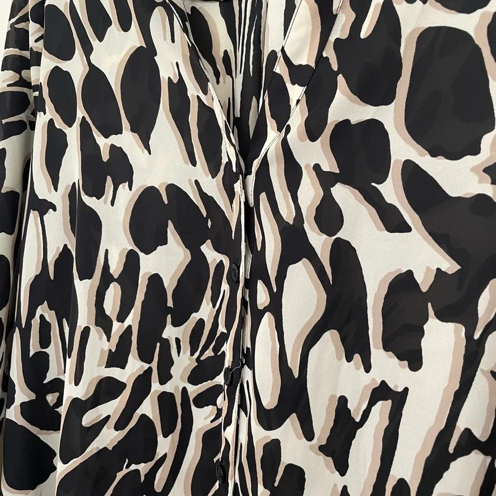 Dana Buchman Button Up Sheer Blouse Top Animal Print ~ Women’s Size Large - Image 5