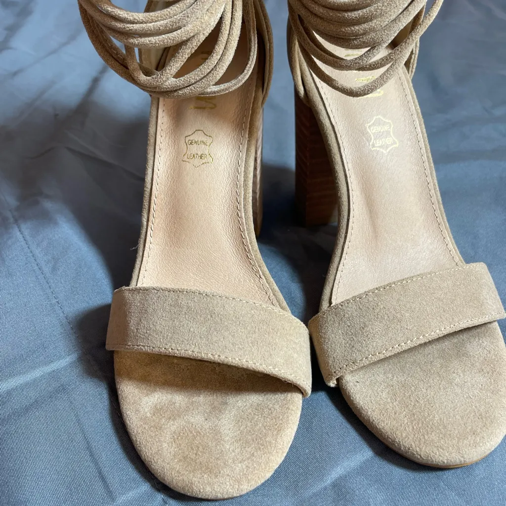 Mi.iM Tan Strappy Heels Size 6.5 - Image 3