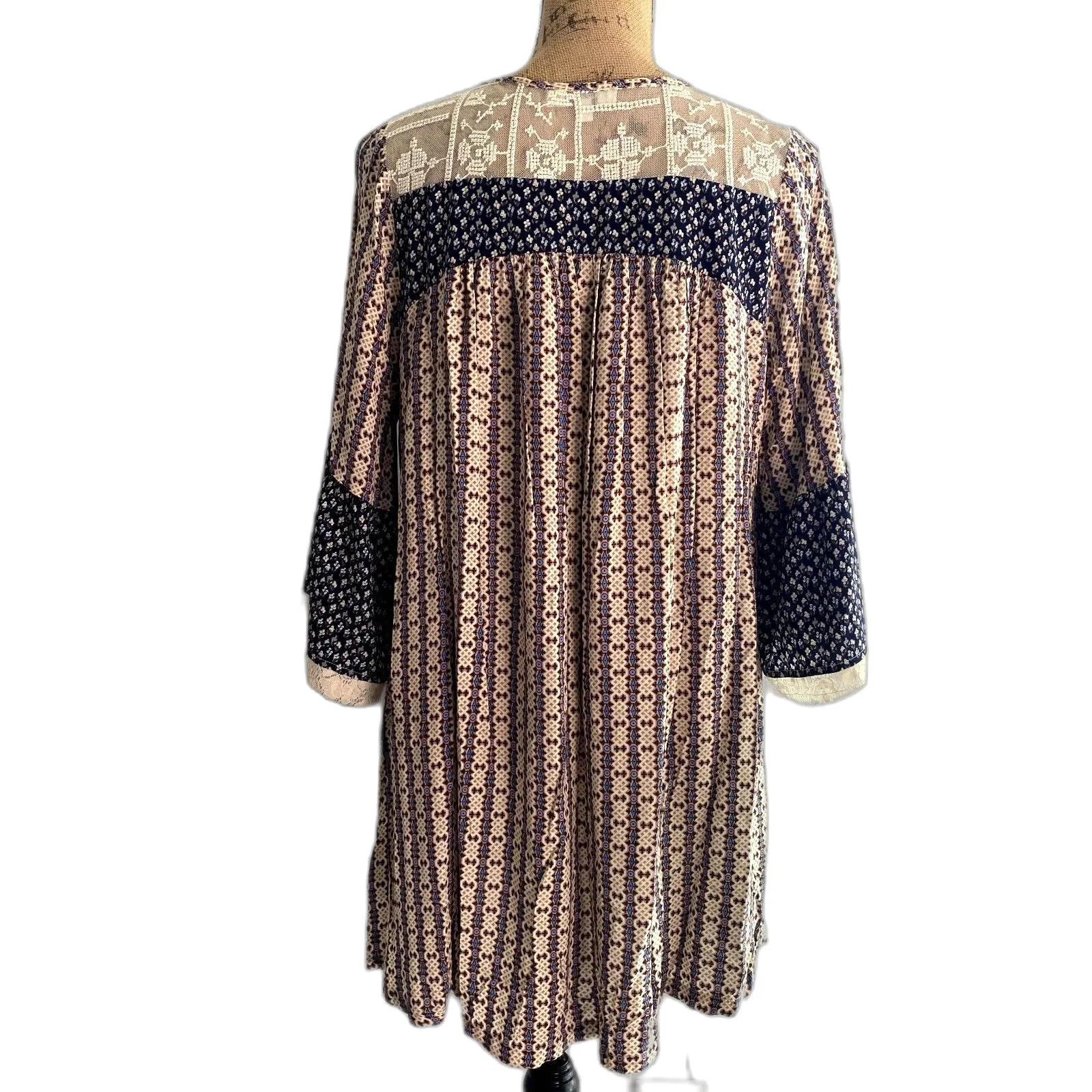 Umgee Bohemian Bell Sleeve‎ Tunic Dress Mixed Print Lace Trim Size Small - Image 4