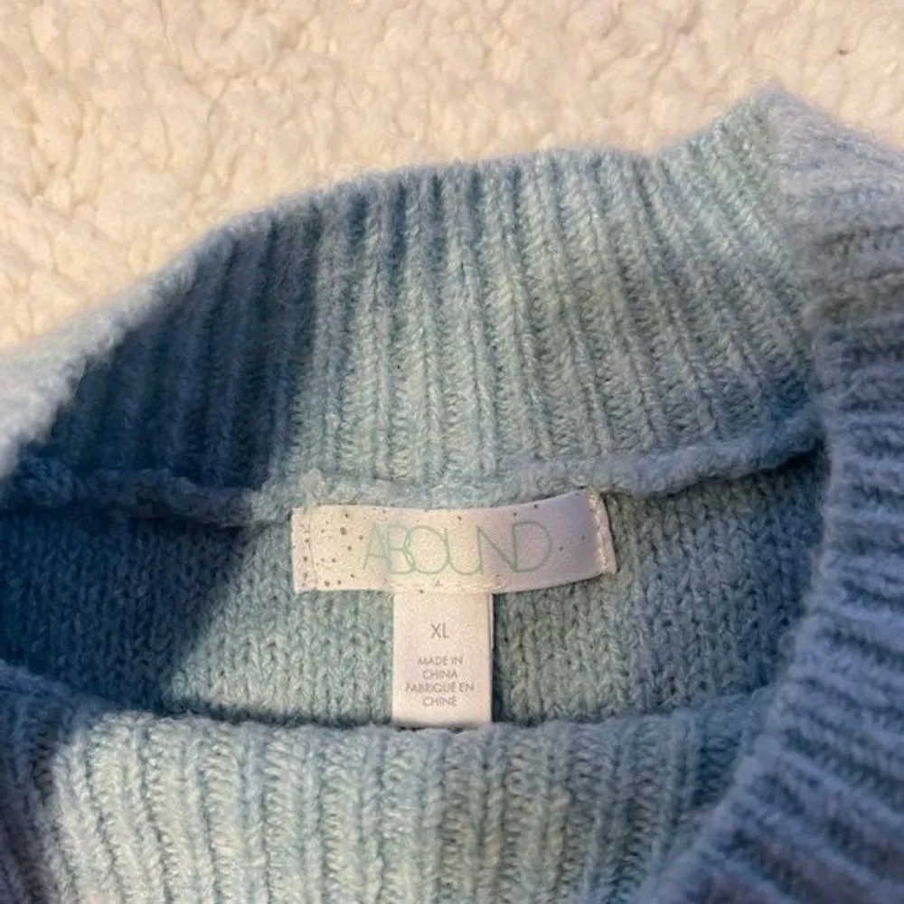 NWT ABound Sweater - Image 8
