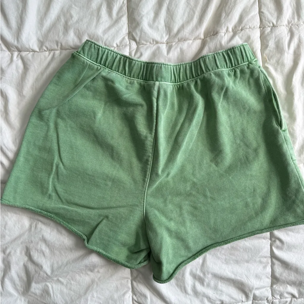 Green sweat shorts - Image 2