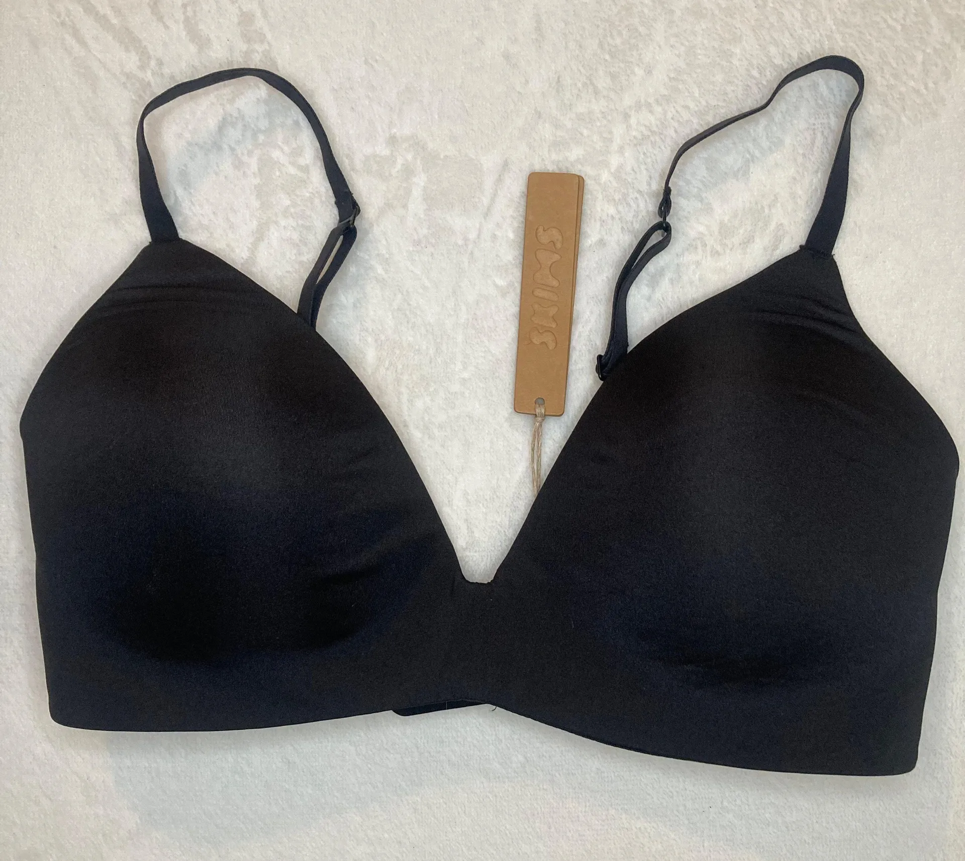 SKIMS Wireless T-Shirt Bra NWT 34D - Image 2
