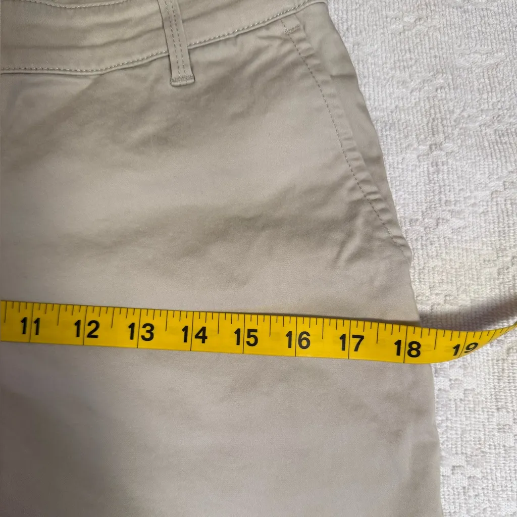 Tommy Bahama Beige Pants with Colorful Trim - Image 4