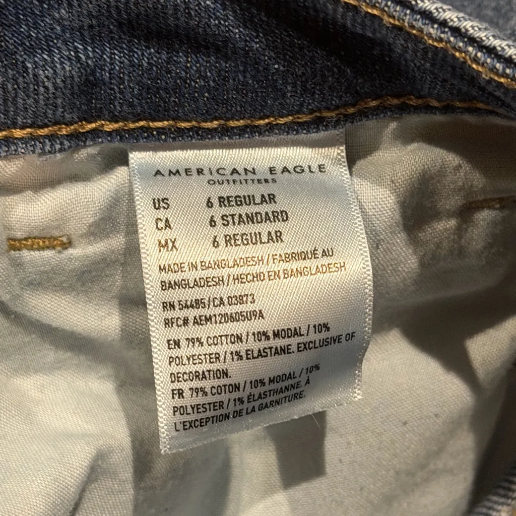 American Eagle  Stretch Tomgirl Jeans - Image 7