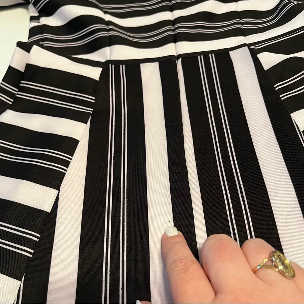 Forever 21 Womens Small Black White Stripe Skater Short Sleeve Dress Fit & Flare - Image 13