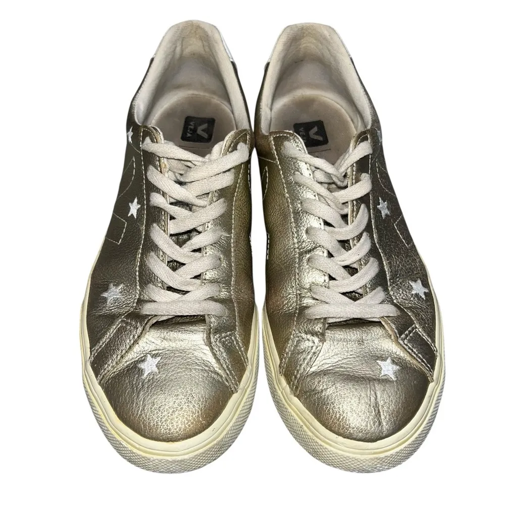 Veja x Madewell Esplar Lace Up Low Sneakers in Star Embroidered Gold Leather - Image 2