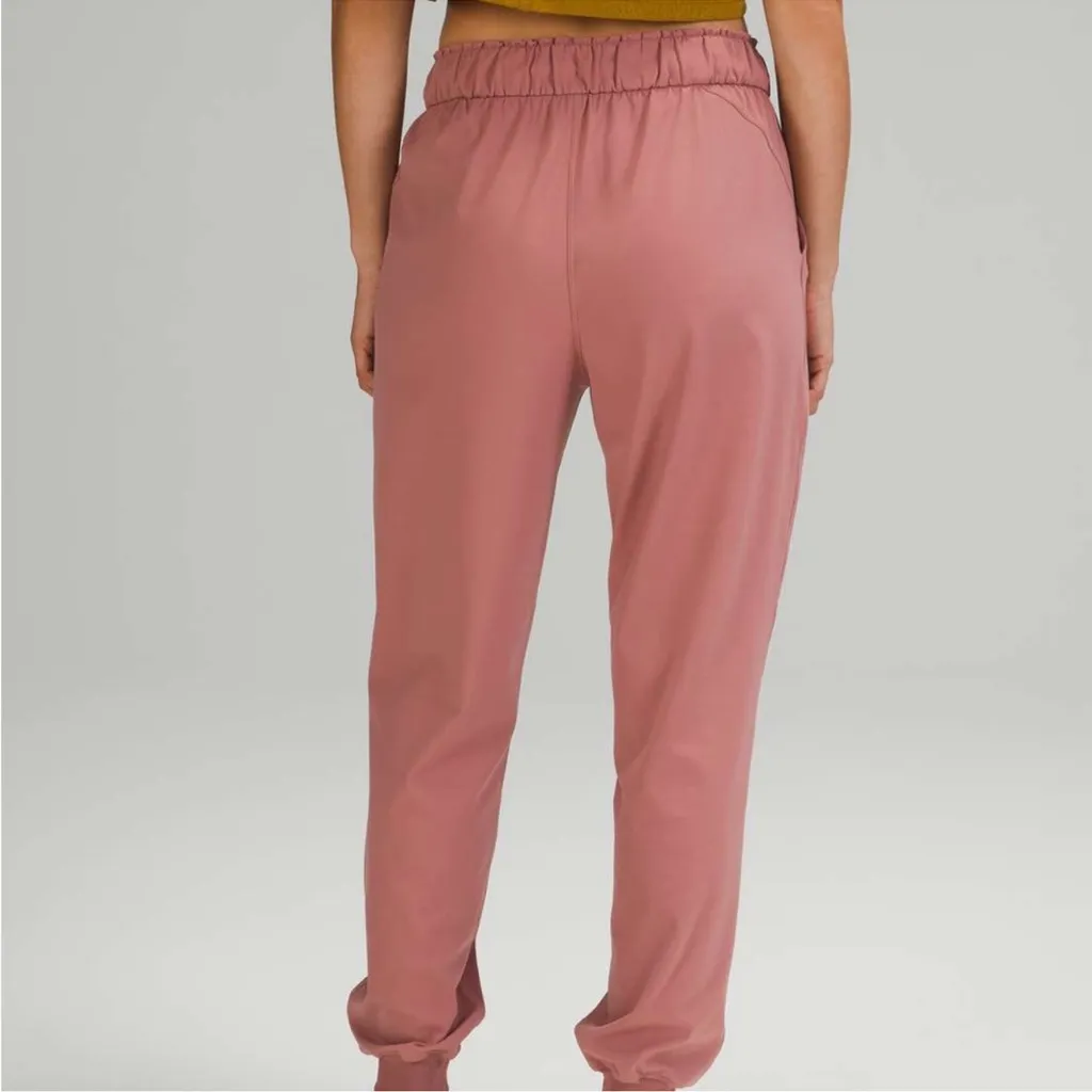 Lululemon strech High rise jogger - Image 2