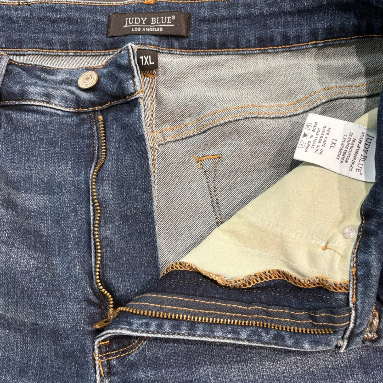 Judy Blue High Rise Tummy Control Shorts Stretch Denim Medium Wash Plus Size 1XL - Image 4