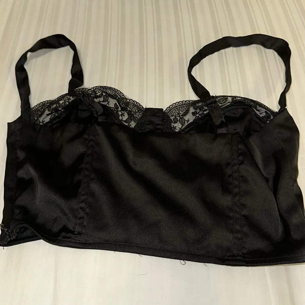 Princess Polly satin lace top. - Image 4