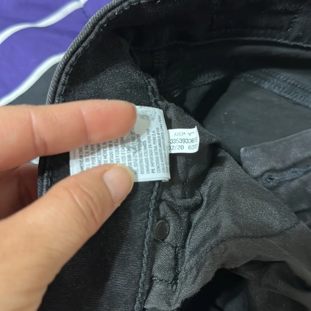 American Eagle Ne(x)t Level Stretch Distressed Denim Mini Skirt in Black Size 2R - Image 5