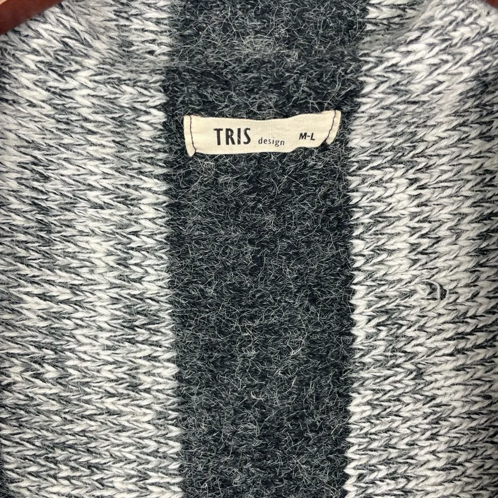 Tris Design Gray Striped Mohair Blend Fringe Trim Open Front Sweater Size M - Image 4