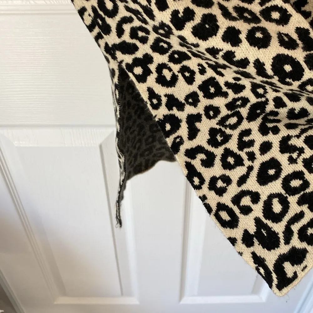 J.O.A. Leopard Print Sweater Skirt - Image 4