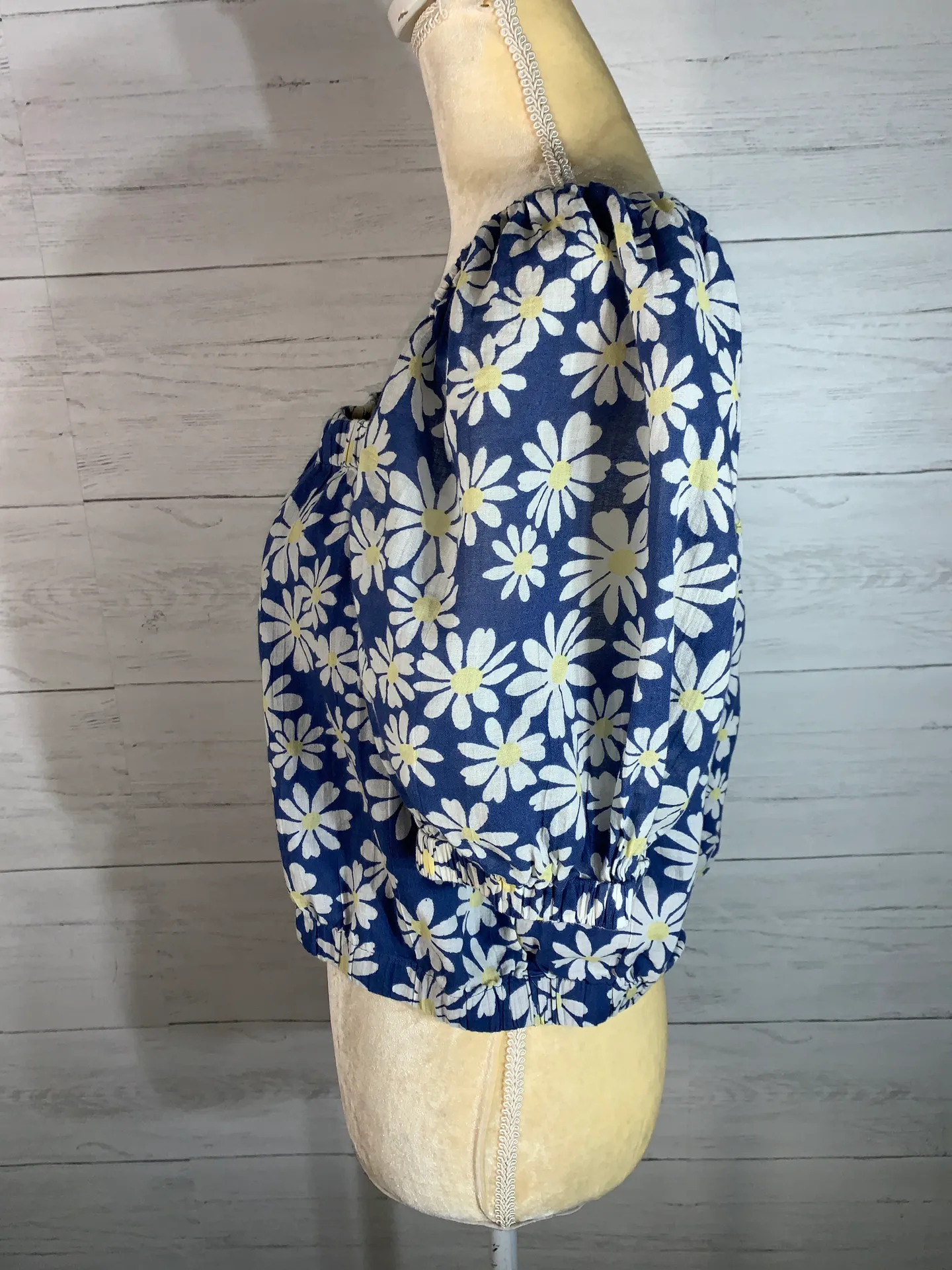 American Eagle Outfitters Women's XL Daisy Floral Off The Shoulder Cropped Top - Image 3