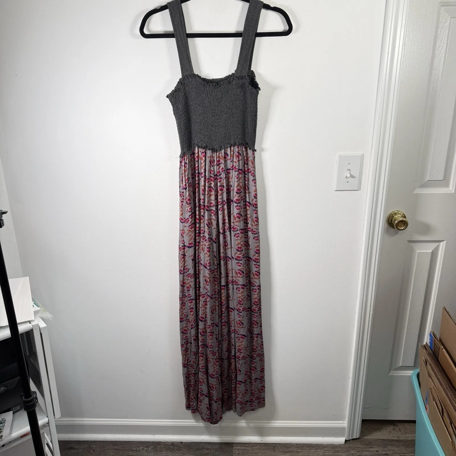 Natural Life Grey Floral Jumpsuit Smocked Boho Pockets Womens Small - Image 6
