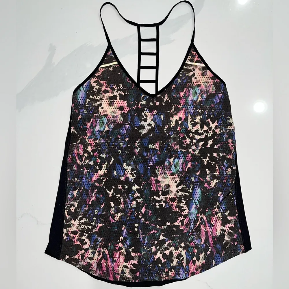 Lululemon Breezy Singlet - Image 2