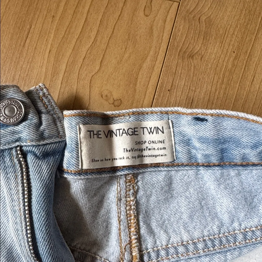 Levi's Light Blue Frayed Denim Shorts - Image 2