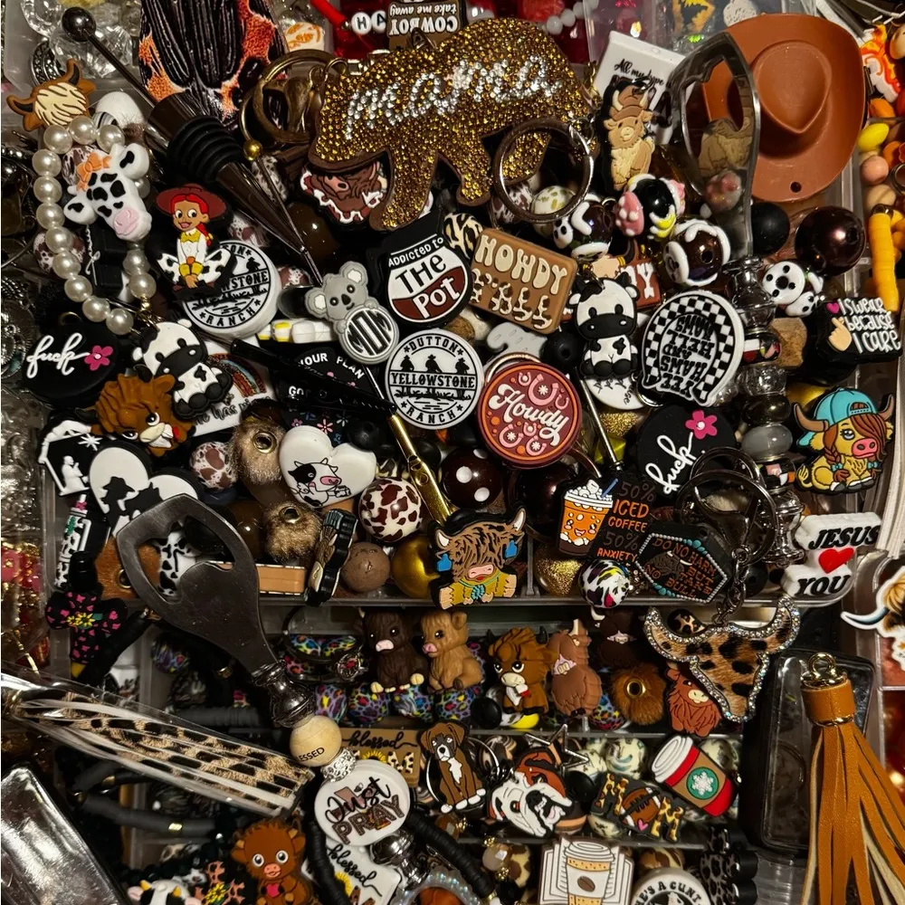 Wild Western Highland Cow Purse, Cowhide cluch & wristlet $20 Black - Image 13