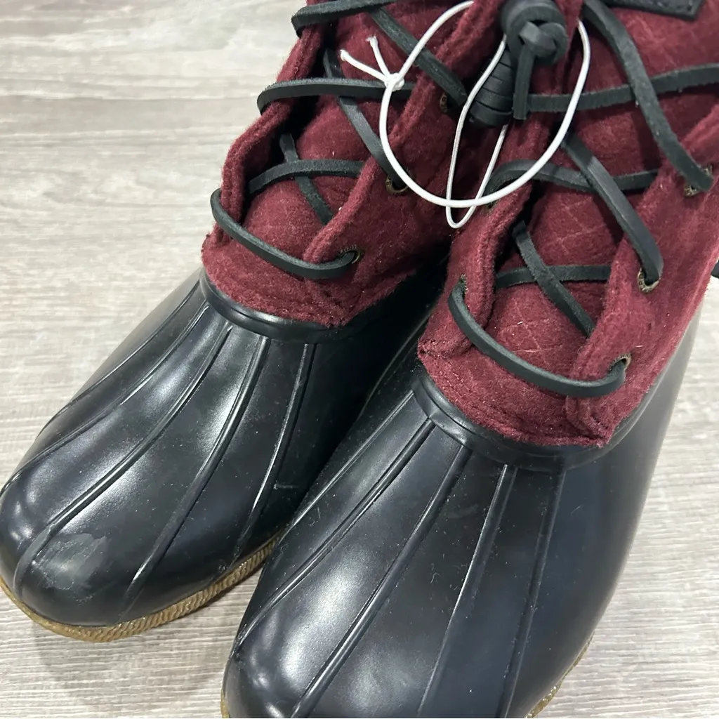 Sperry Women's Saltwater Emboss Wool Cordovan Red Black Rain Boot - Image 3