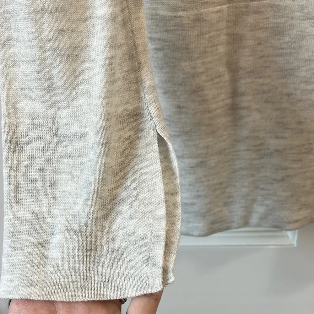 NWOT w/ Flaw Zara Light Gray Lightweight Flowy Knit Top - Size Medium - Image 5