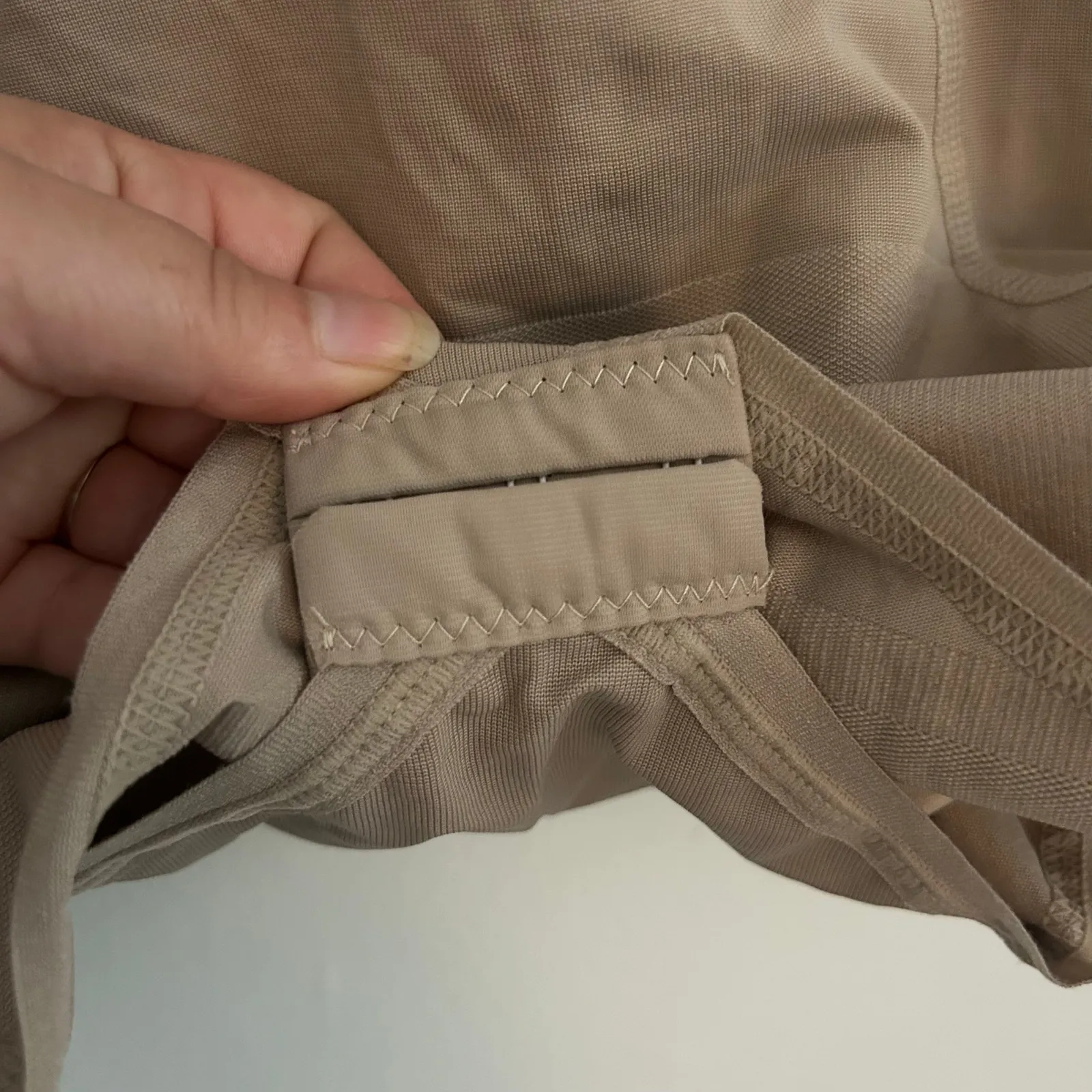 Curveez Ultra Shaping Hip Hugger Slimming Bodysuit Shapewear XL New Nude Tan - Image 5