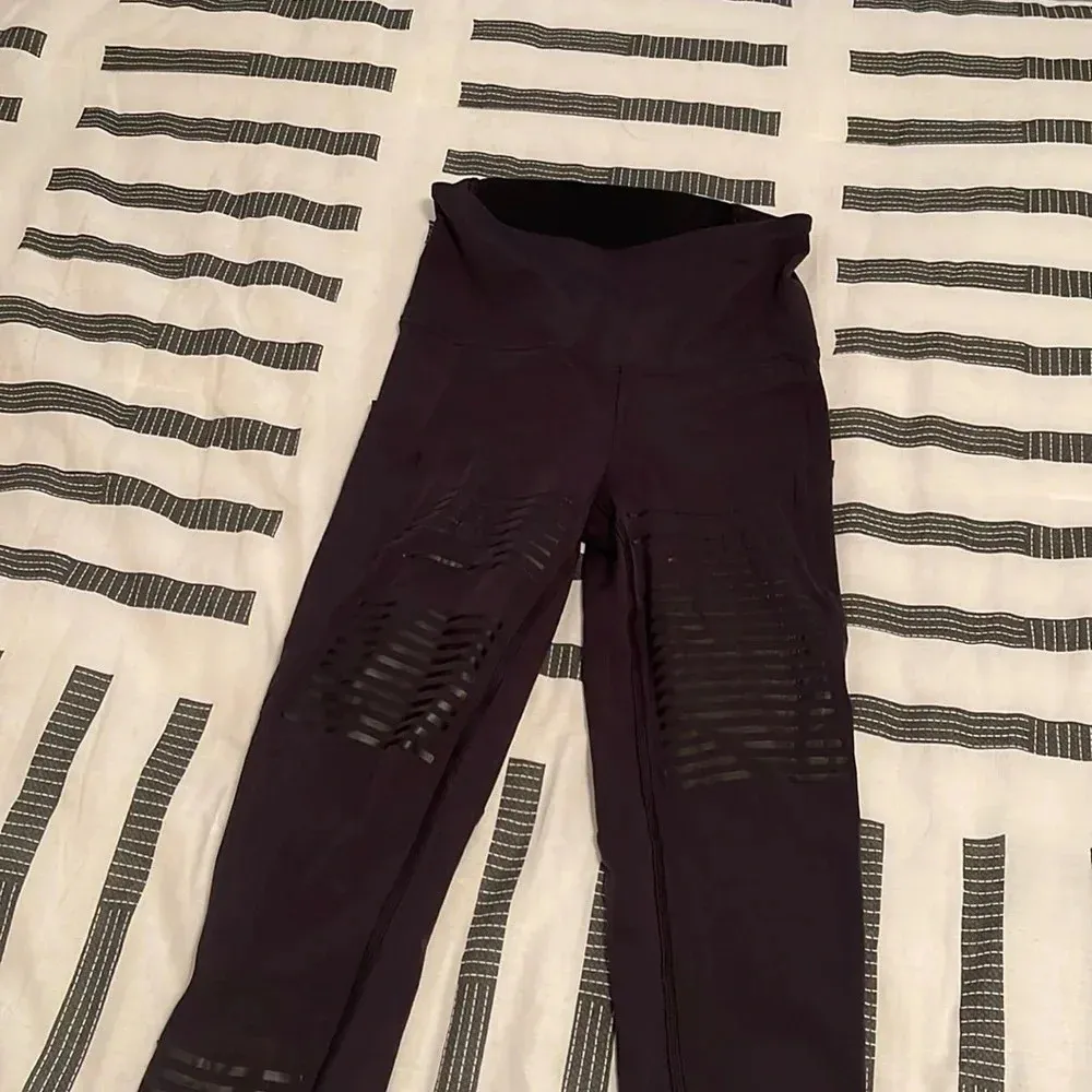 Black Leggings Sz 4 - Image 2