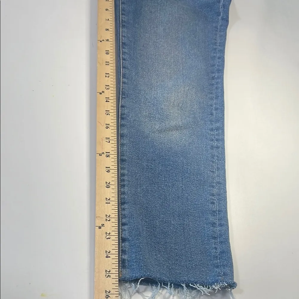 Kensie jeans VINTAGE LUX Blue Cropped Jeans with Frayed Hem and Medium Wash - Image 11