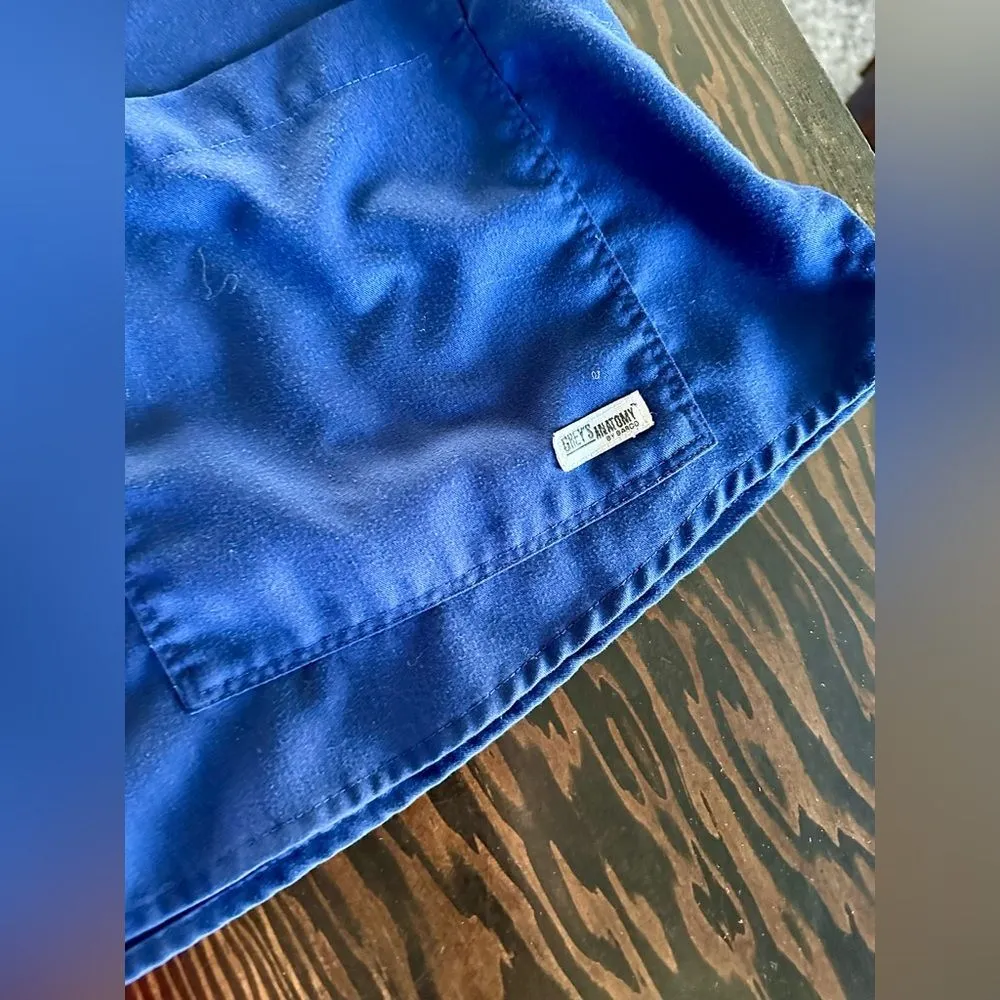 Grey’s Anatomy Scrub Top Navy V-Neck Front Pockets (405) - Image 2