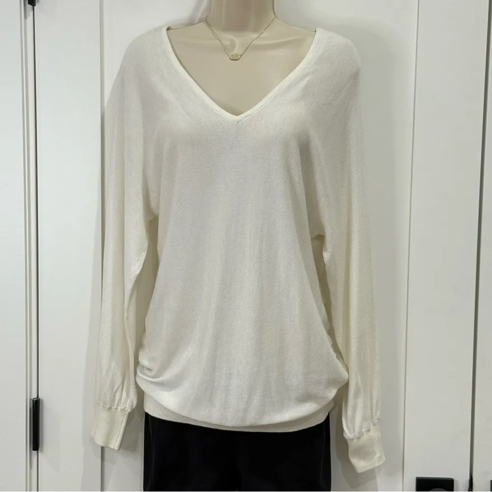 Minnie Rose Silk Sweater V Neck Coastal Bloused Chic Quiet Luxury White Size XS - Image 2