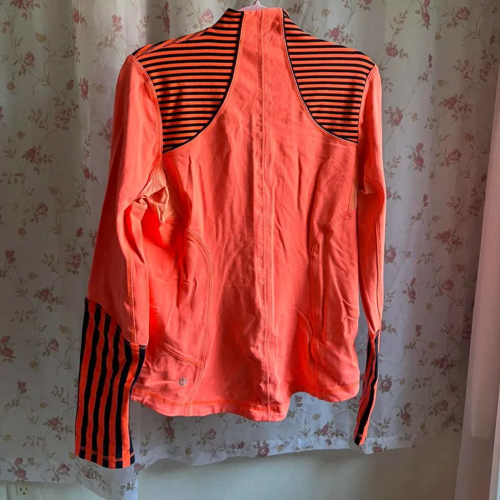 Lululemon Athletica Coral and Black Ski Jacket size 10 - Image 8