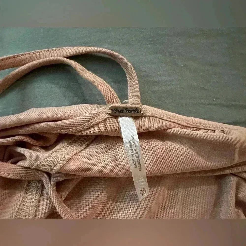 Free People Womens Top Sz XS Strappy Cold Shoulder pink Raw Hem We the free - Image 3