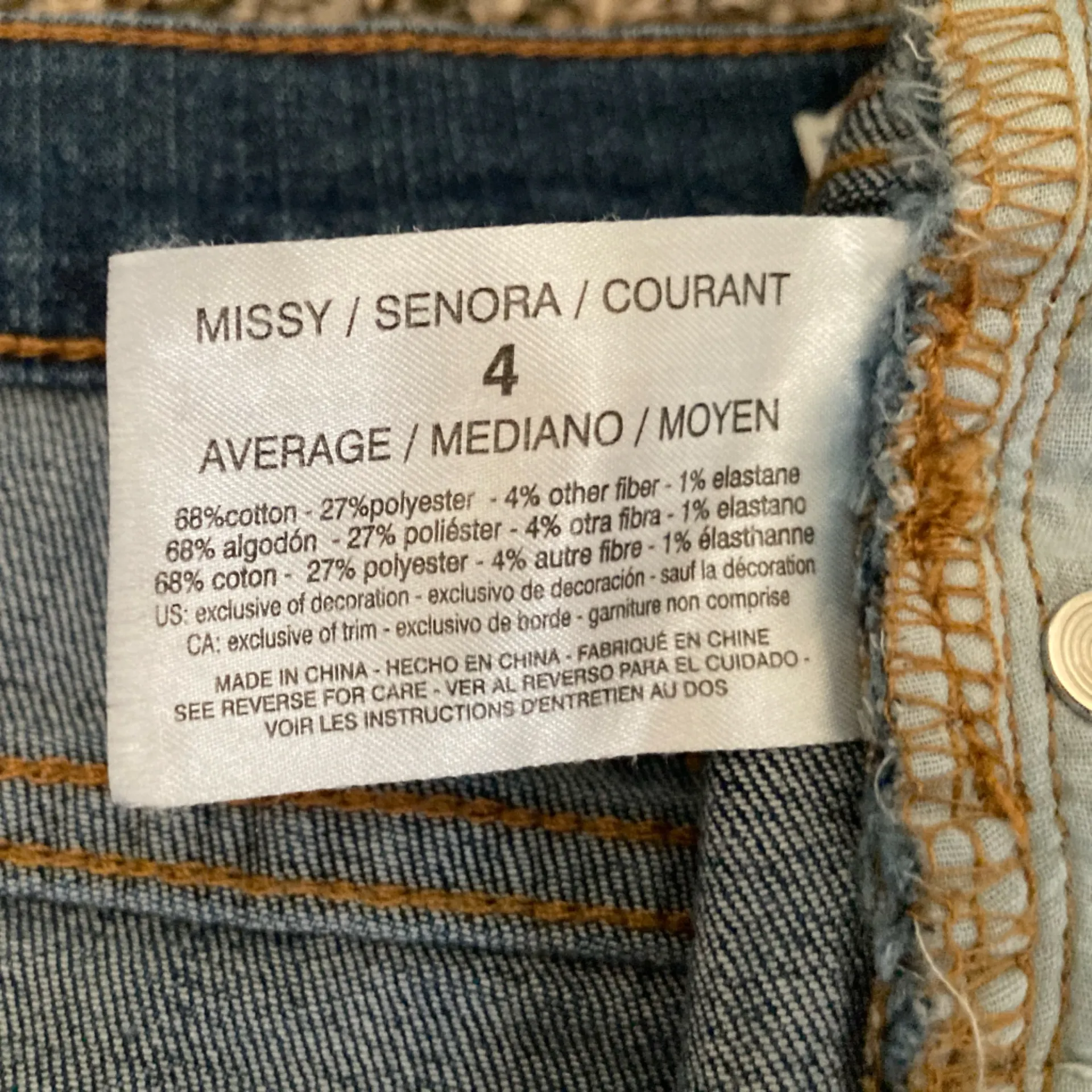 Vintage America Blues Embroidered Stretch Denim Shorts Cuffed Hem Size 4 Blue - Image 13