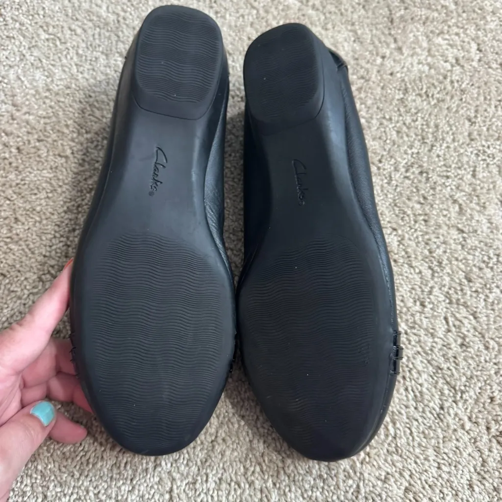 Clarks Collection Soft Cushion Sole Ballet Flats w/ Buckle Women's Size 9 Black - Image 7