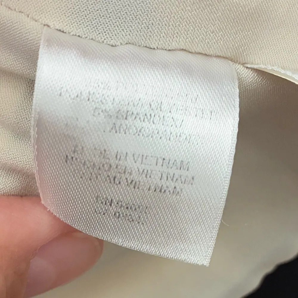 Jones New York Black Short-Sleeve V-Neck 
Elegant Dress 6P - Image 12