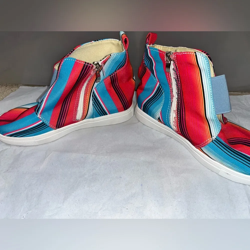 Crazy Train Boutique Serape Print Stylishly Distressed Sneaker Wedge Bootie Sz 9 - Image 8