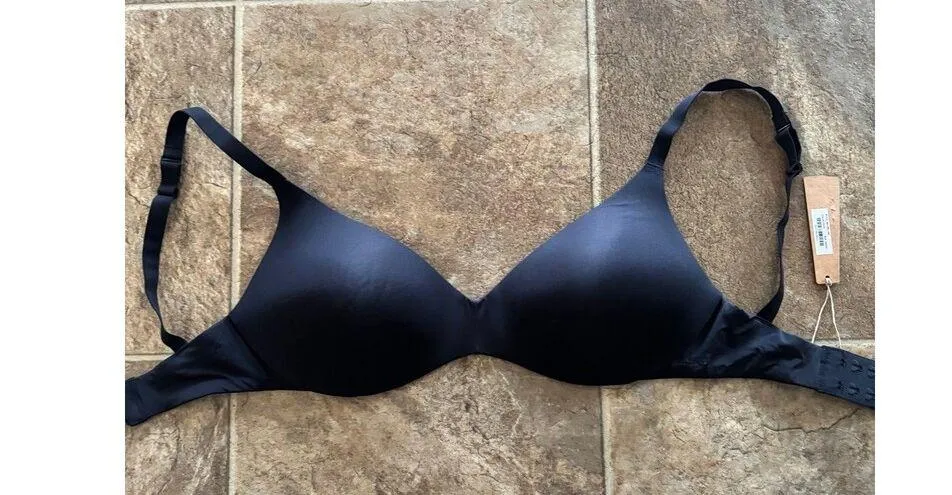 Skims Wireless Form Push up Bra Onyx 32DDD - Image 2