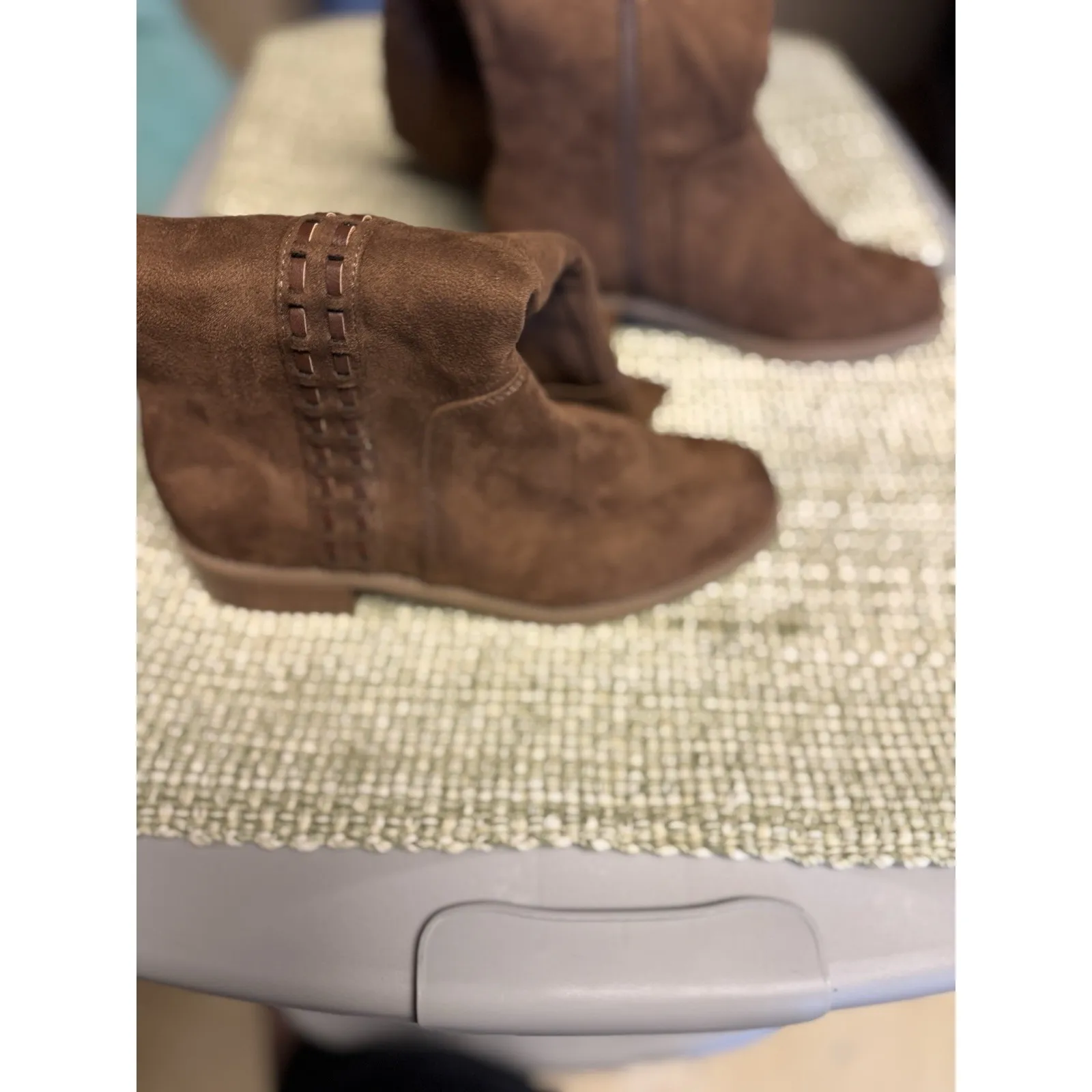 Maurice's Women's Faux Suede Calf Zipper Boots. Size‎ 6M 1 In H Heel Unlined - Image 4