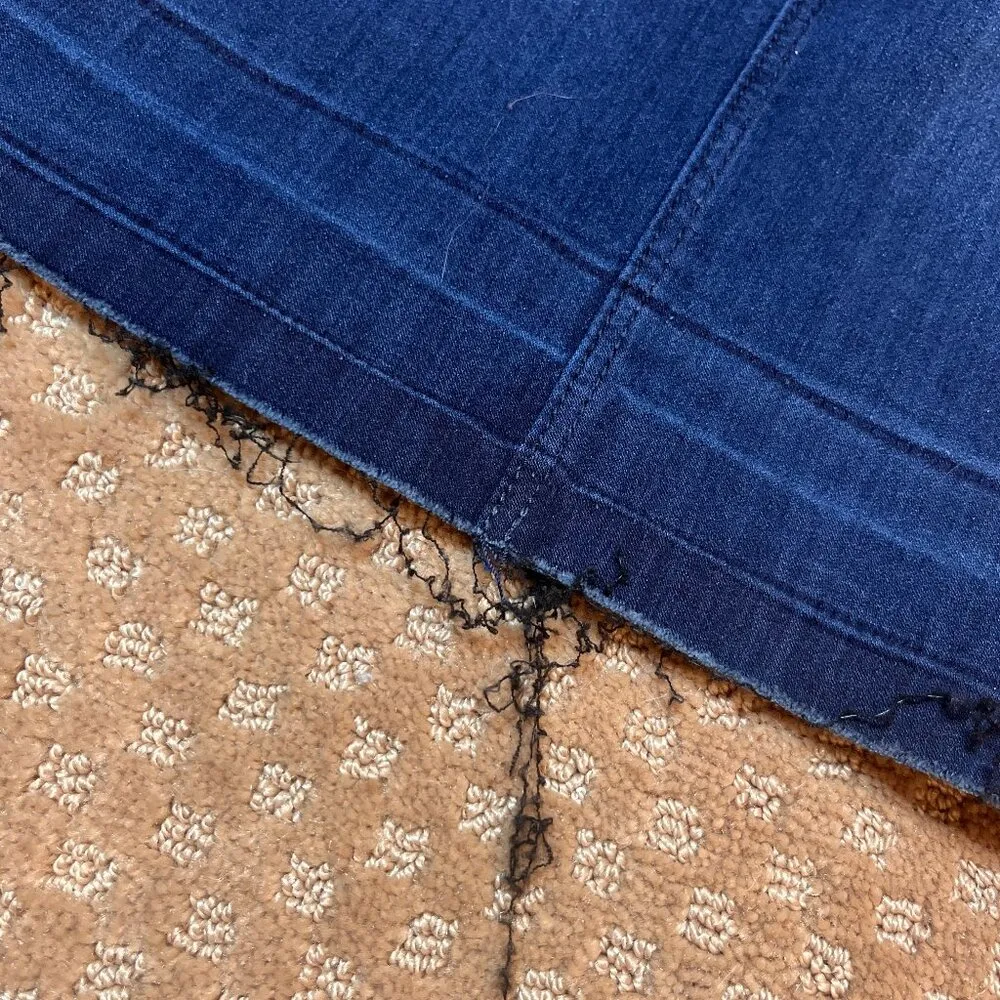 Liverpool Size 4/27 Pencil Skirt Stretch Denim Medium Dark Wash Frayed Edge - Image 2