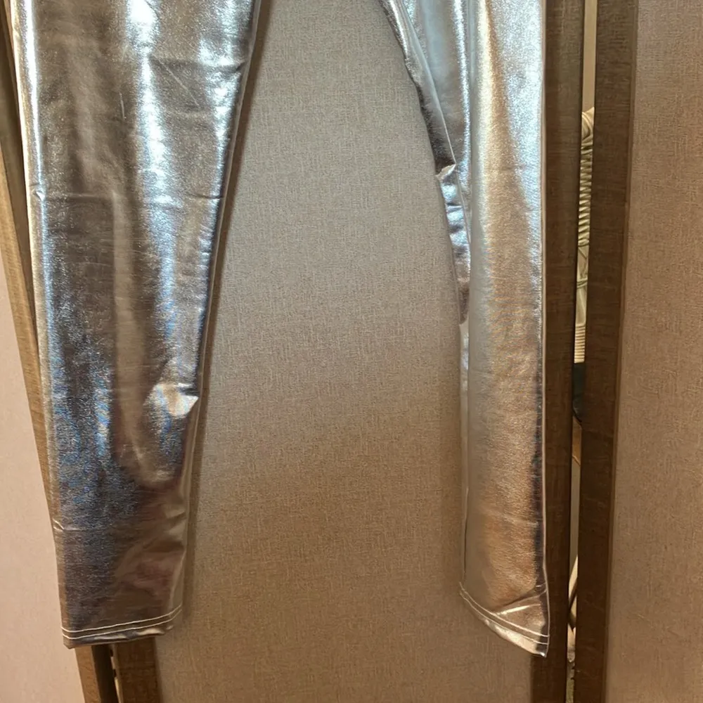 Shiny Silver Leggings small - Image 7