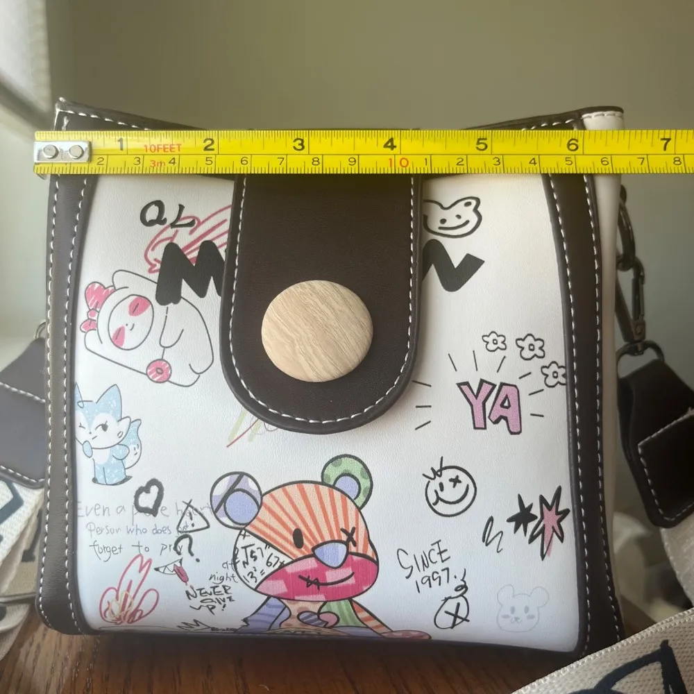NWOT Graffiti Crossbody Bag White - Image 9