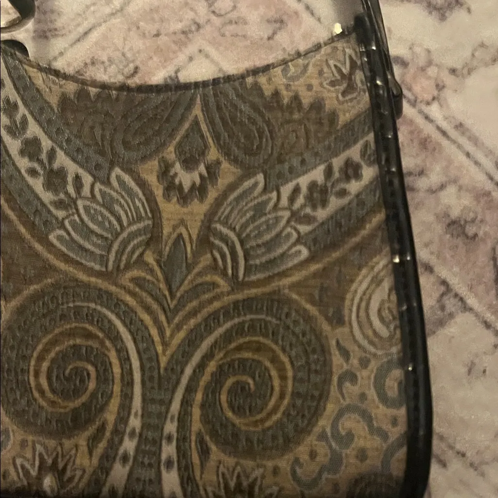 Liz Claiborne Tan and Black Shoulder Bag - Image 4