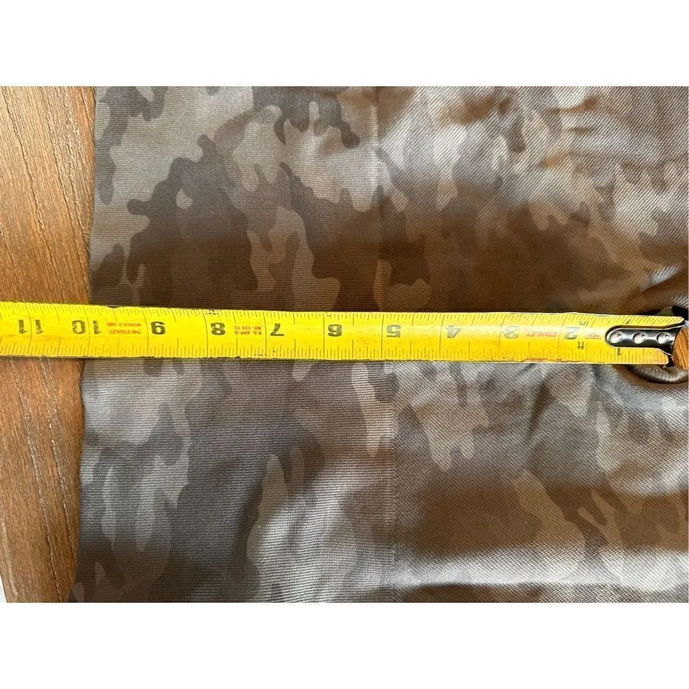 D06 SPANX Look at Me Now Seamless Cropped Leggings in Sage Camo Size Medium - Image 6