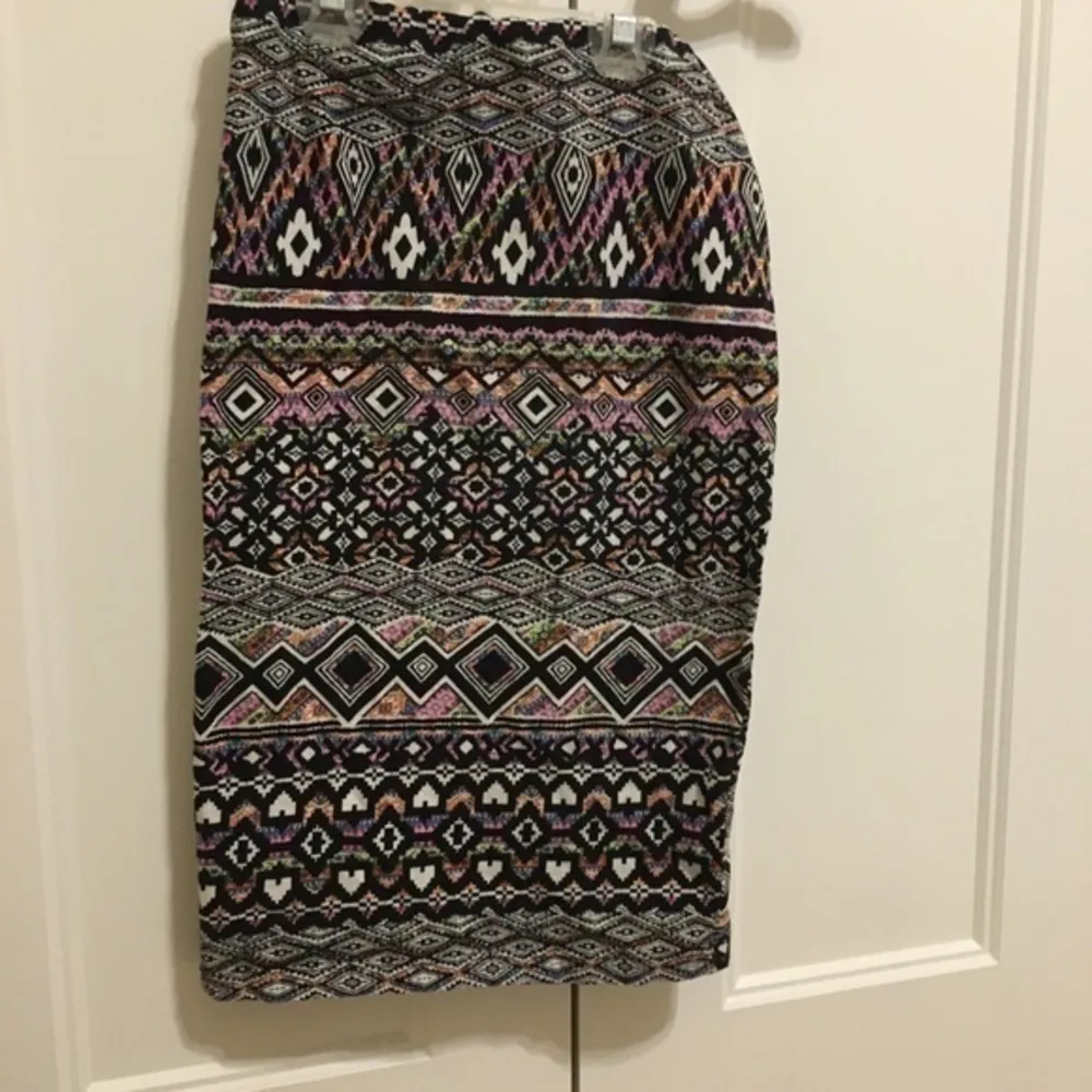Printed Pencil Skirt size small - Image 3