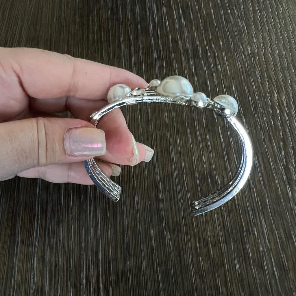 Custom Jewelry Set chunky earrings and cuff bracelet, faux pearls and rhinestone Silver - Image 5