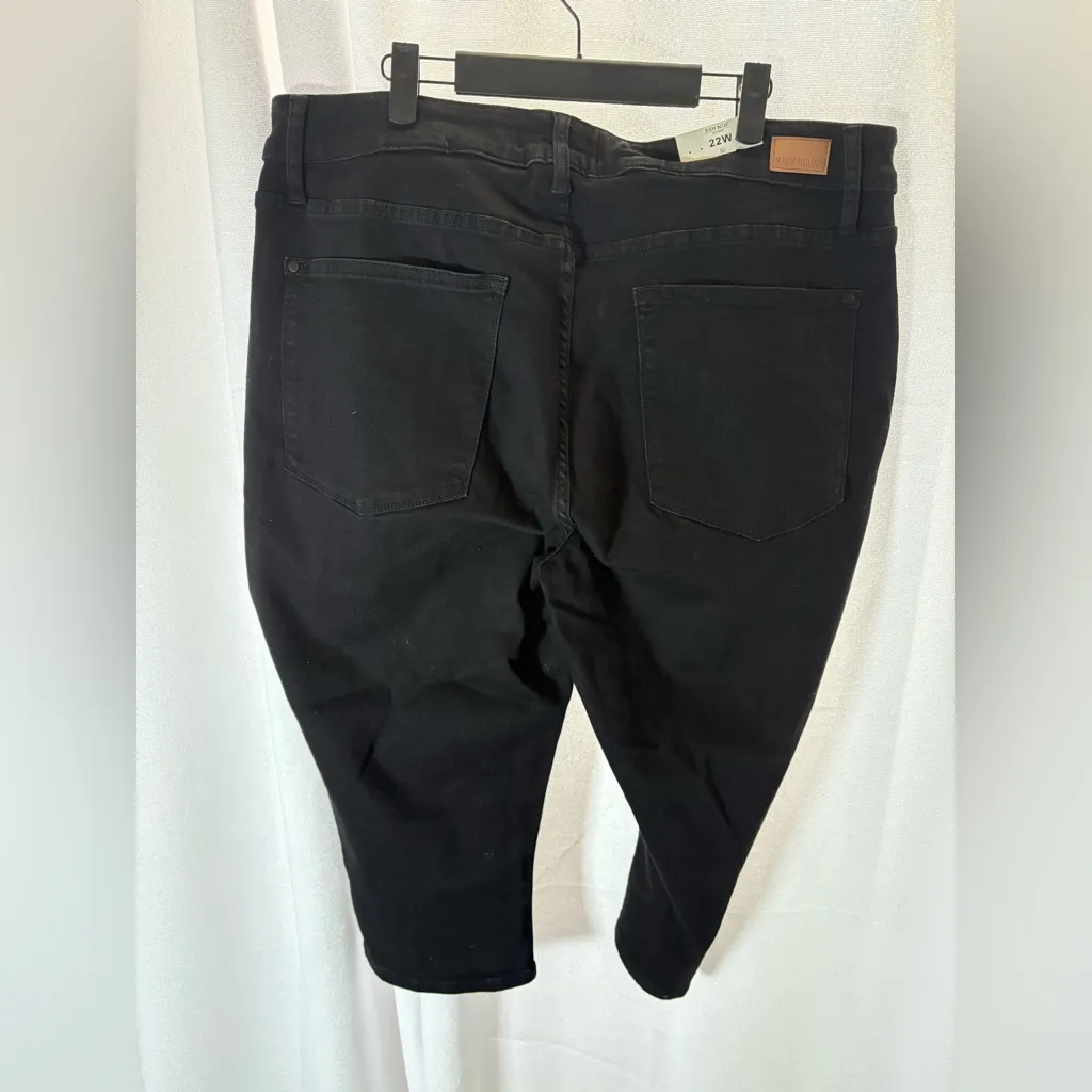 Judy Blue Jeans Capri Cropped Fit Black 22W NWT - Image 5