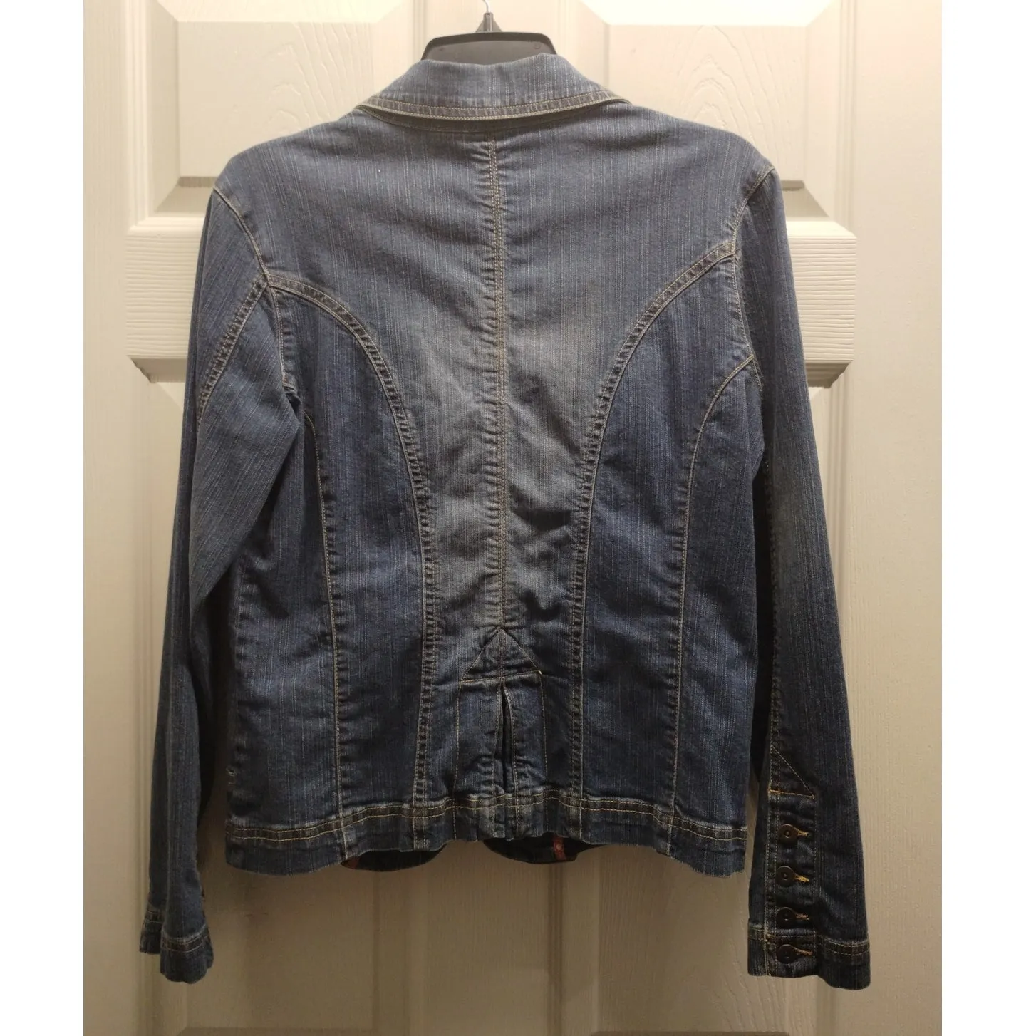 Cato Women's Size Medium Blazer-Style Medium Wash Denim Cropped Jean Jacket - Image 2