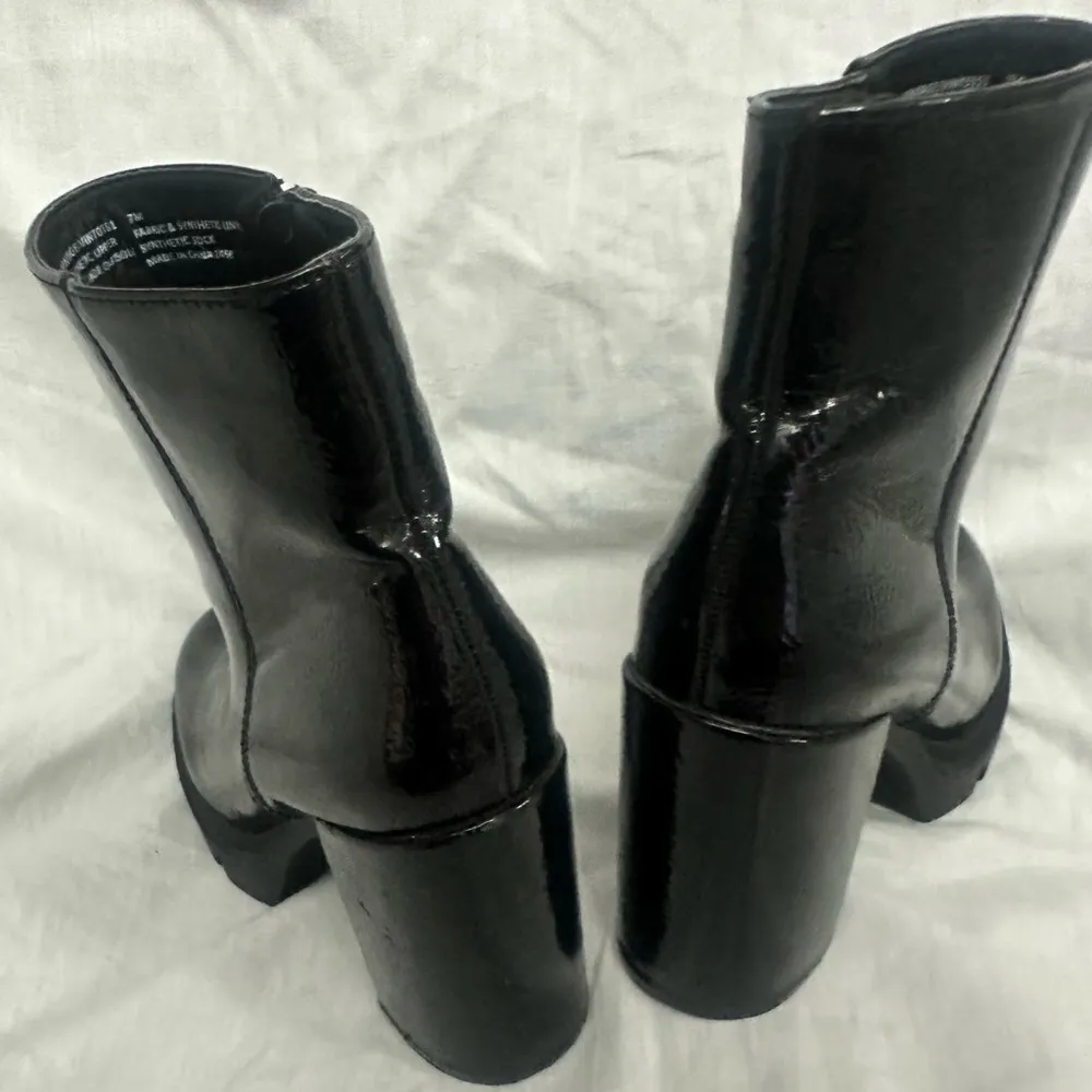 Steve Madden HOTT Y2K 90s Bratz Chunky Boots Shiny Black Platform Heel Size 7M - Image 5